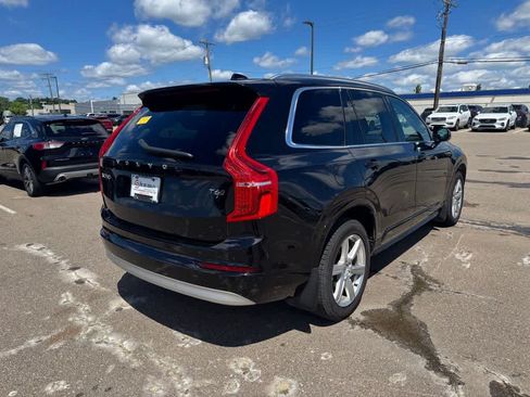 Used 2022 Volvo XC90 T6 Momentum w/ Climate Package AWD/4WD image 4