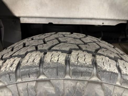 Used 2023 RAM 1500 Laramie AWD/4WD image 10