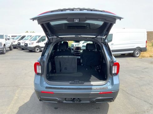 Used 2026 Ford Explorer ST-Line w/ ST-Line Street Pack RWD image 13