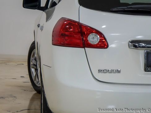 Used 2013 Nissan Rogue SV AWD/4WD image 8