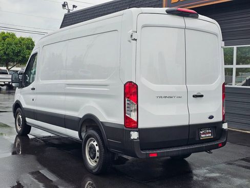 Used 2025 Ford Transit 250 148 Medium Roof RWD image 3
