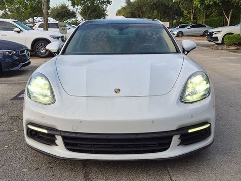 Used 2020 Porsche Panamera RWD image 2