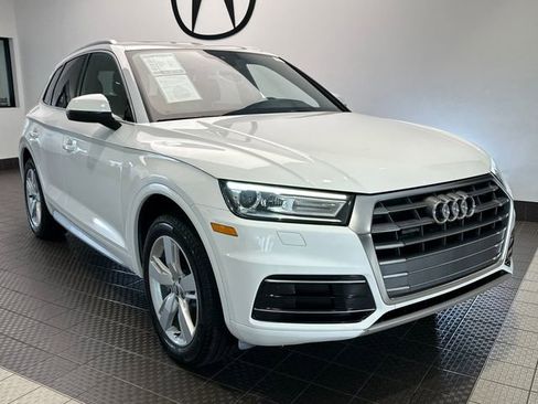 Used 2019 Audi Q5 2.0T Premium w/ Convenience Package AWD/4WD image 2