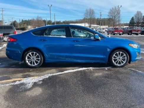 Used 2020 Ford Fusion SE image 11