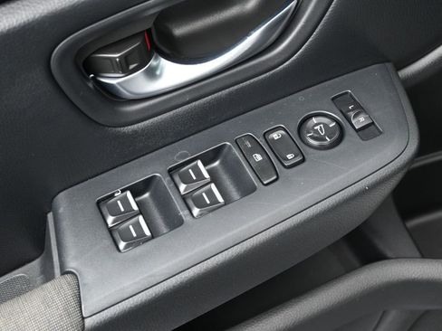 Certified 2023 Honda Pilot Sport image 18