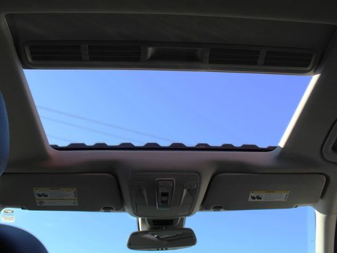 Used 2015 Mercedes-Benz ML 350 ML 350 Sport Utility 4D image 22