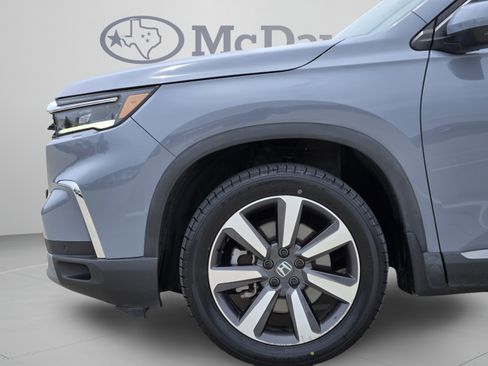 Certified 2025 Honda Pilot Touring image 30