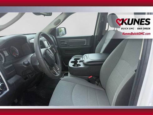Used 2022 RAM 1500 Classic SLT AWD/4WD image 21