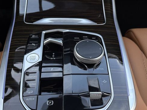 Used 2024 BMW X7 xDrive40i image 67