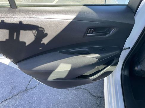 Used 2022 Toyota Corolla LE image 18