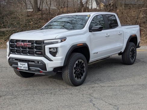 New 2026 GMC Canyon AT4 image 3