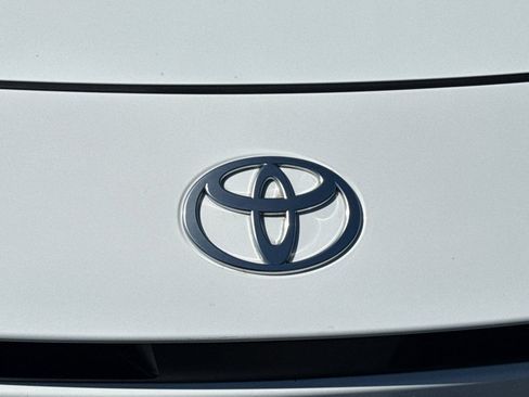 Used 2025 Toyota Camry LE FWD image 8