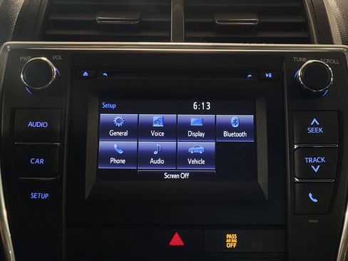 Used 2017 Toyota Camry SE FWD image 25