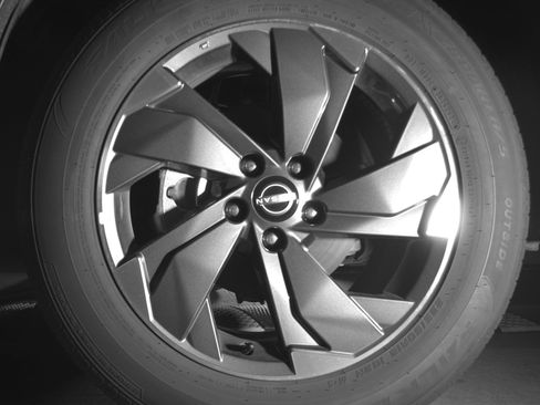 Used 2025 Nissan Rogue SV FWD image 12