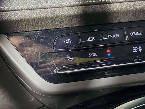 Used 2021 Buick Envision Preferred AWD/4WD image 19
