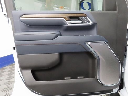 Used 2025 Chevrolet Silverado 2500 High Country w/ High Country Premium Package image 59