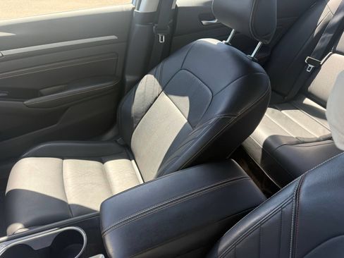 Used 2023 Nissan Altima 2.5 SR w/ SR Premium Package AWD/4WD image 15