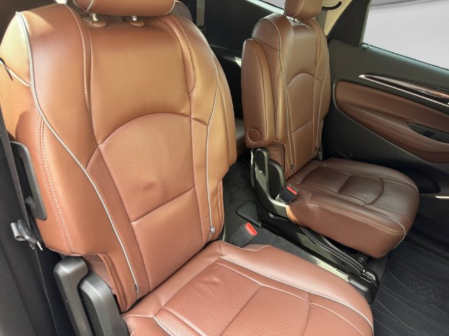Used 2018 Buick Enclave Avenir w/ Avenir Technology Package AWD/4WD image 17