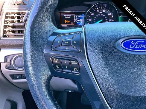 Used 2019 Ford Explorer Limited w/ Ford Safe & Smart Package image 11