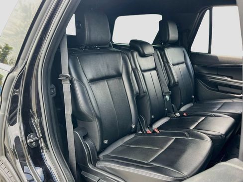 Used 2019 Ford Expedition XLT w/ Equipment Group 202A RWD image 27