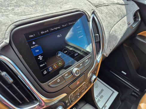 Used 2021 Chevrolet Equinox Premier image 22