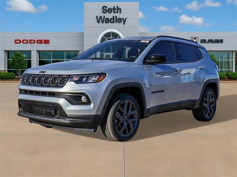 New 2026 Jeep Compass Latitude image 3