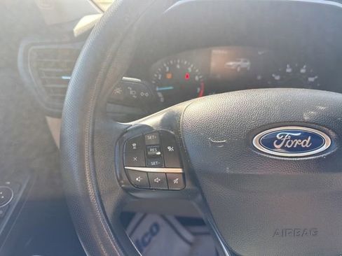 Used 2020 Ford Escape SE image 17