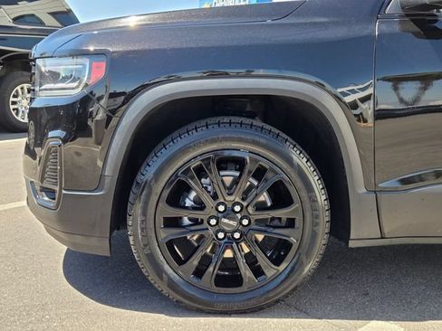Certified 2022 GMC Acadia SLT w/ Elevation Edition FWD image 9