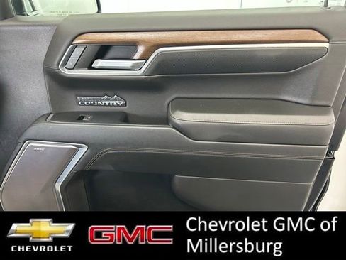 Used 2022 Chevrolet Silverado 1500 High Country w/ Technology Package AWD/4WD image 32