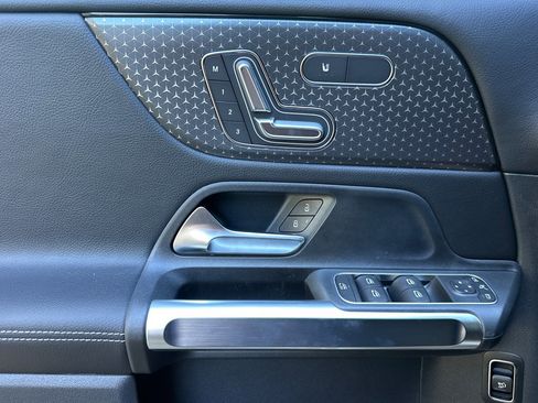 Used 2026 Mercedes-Benz GLB 250 image 12