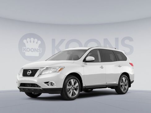 Used 2016 Nissan Pathfinder Platinum w/ Family Entertainment Package AWD/4WD image 1