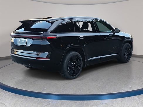 Used 2025 Jeep Wagoneer S Launch Edition image 6