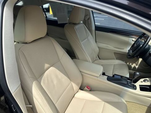 Used 2013 Lexus ES 350 w/ Luxury Pkg FWD image 30