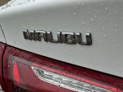 Used 2022 Chevrolet Malibu LT image 29