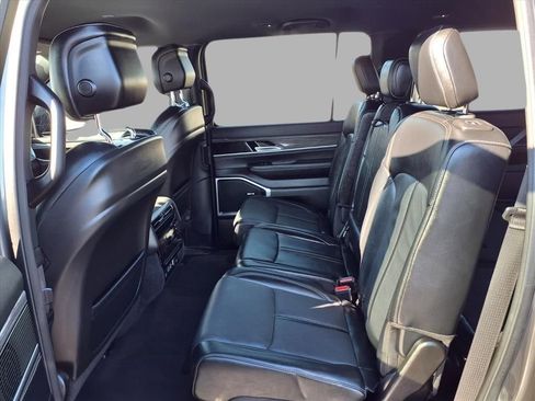 Used 2024 Jeep Wagoneer L Series II w/ Flexible Seating Group image 25