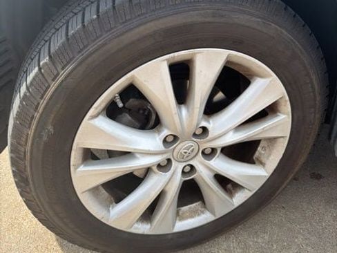 Used 2014 Toyota RAV4 Limited w/ Technology Package image 2