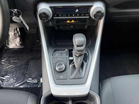 Used 2025 Toyota RAV4 LE image 40
