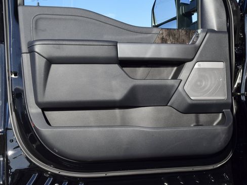 New 2026 Ford F250 Lariat w/ Chrome Package image 19