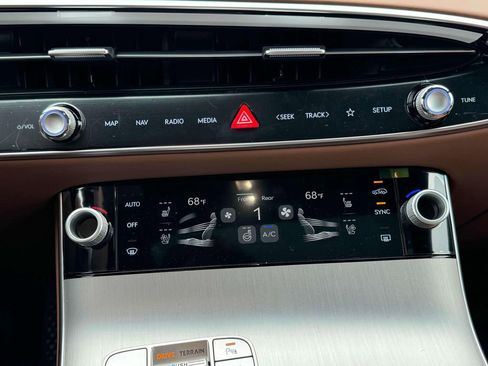 New 2026 Genesis GV70 2.5T Advanced image 29