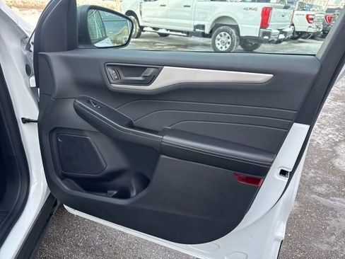 Certified 2022 Ford Escape SE w/ Cold Weather Package image 27