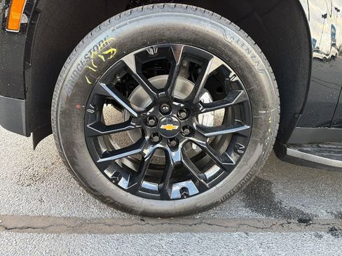 New 2026 Chevrolet Suburban RST image 26