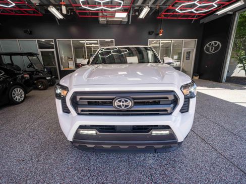 Certified 2025 Toyota Tacoma SR5 AWD/4WD image 7