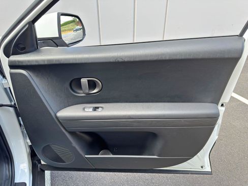 Used 2025 Hyundai Ioniq 5 SE RWD image 40