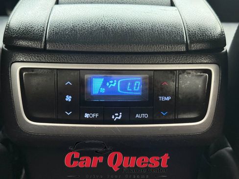 Used 2019 Toyota Highlander XLE w/ Preferred Accessory Package AWD/4WD image 28