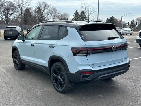 New 2026 Volkswagen Taos SE AWD/4WD image 4
