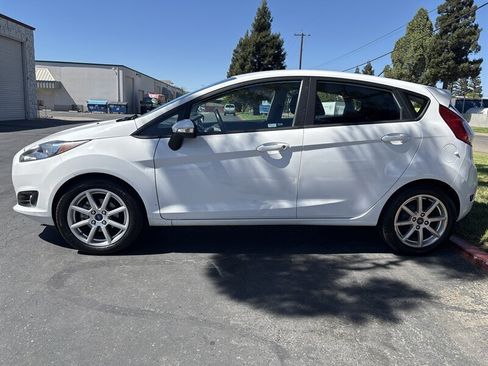 Used 2015 Ford Fiesta SE w/ Equipment Group 201A FWD image 8