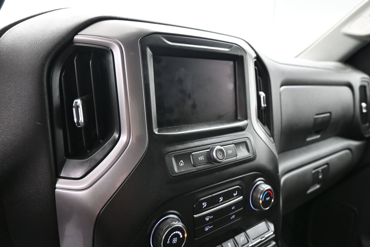 Used 2020 Chevrolet Silverado 1500 Custom w/ Custom Value Package AWD/4WD image 14
