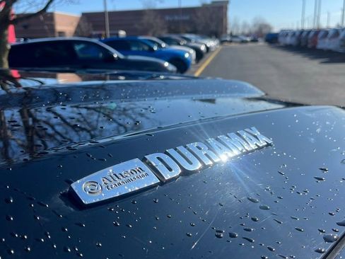 Used 2019 Chevrolet Silverado 2500 High Country w/ Duramax Plus Package image 5