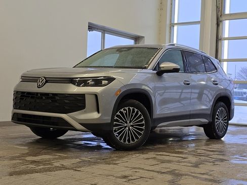 New 2026 Volkswagen Tiguan S image 2