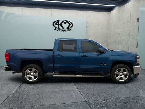 Used 2018 Chevrolet Silverado 1500 LT w/ Texas Edition RWD image 2